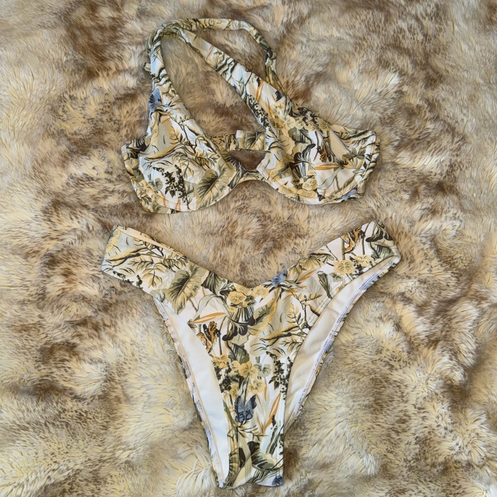 Abercrombie and Fitch Two Piece Floral Bikini Set!